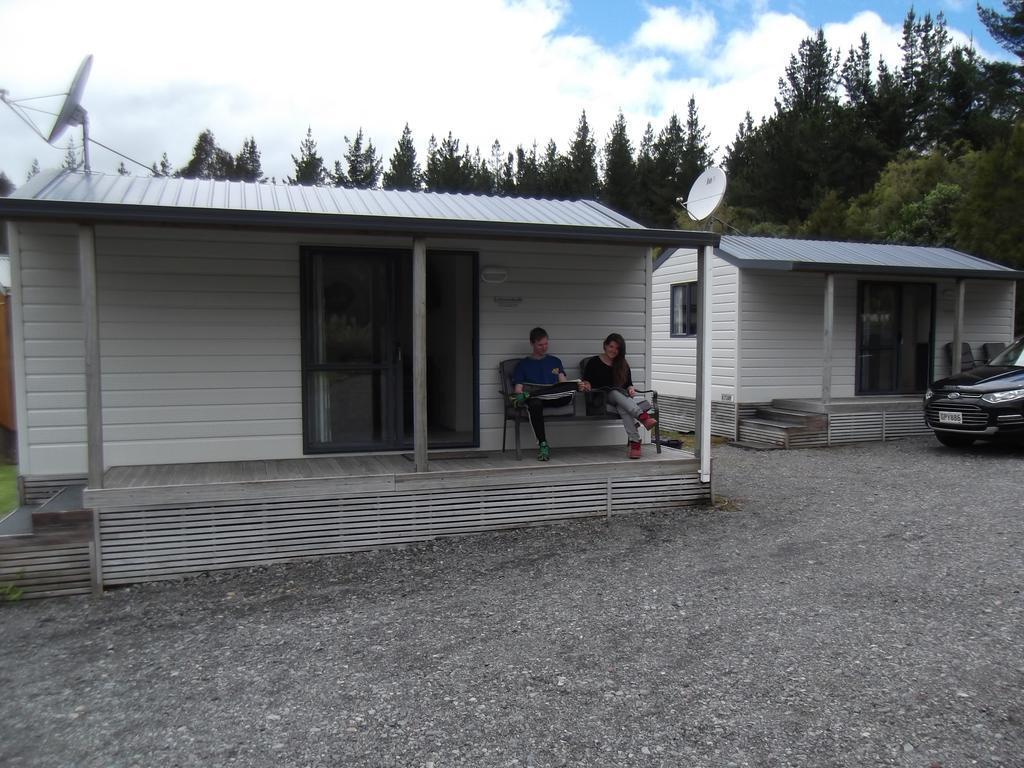 Tongariro Holiday Park Hotel Нешънъл Парк Стая снимка