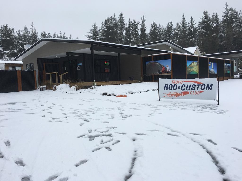 Tongariro Holiday Park Нешънъл Парк Екстериор снимка